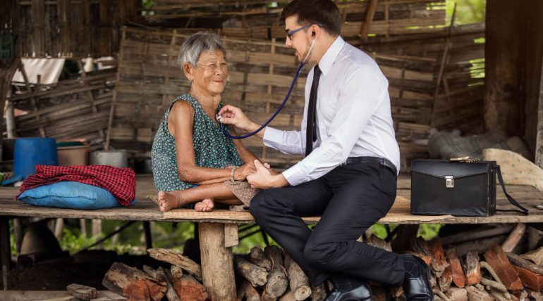 Mais Médicos 2025: Edital abre 3.174 vagas com prioridade para médicos com Revalida